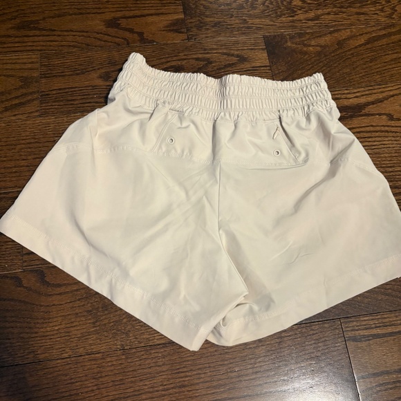 Cream lightweight running shorts - Old Navy XS - Picture 2 of 3